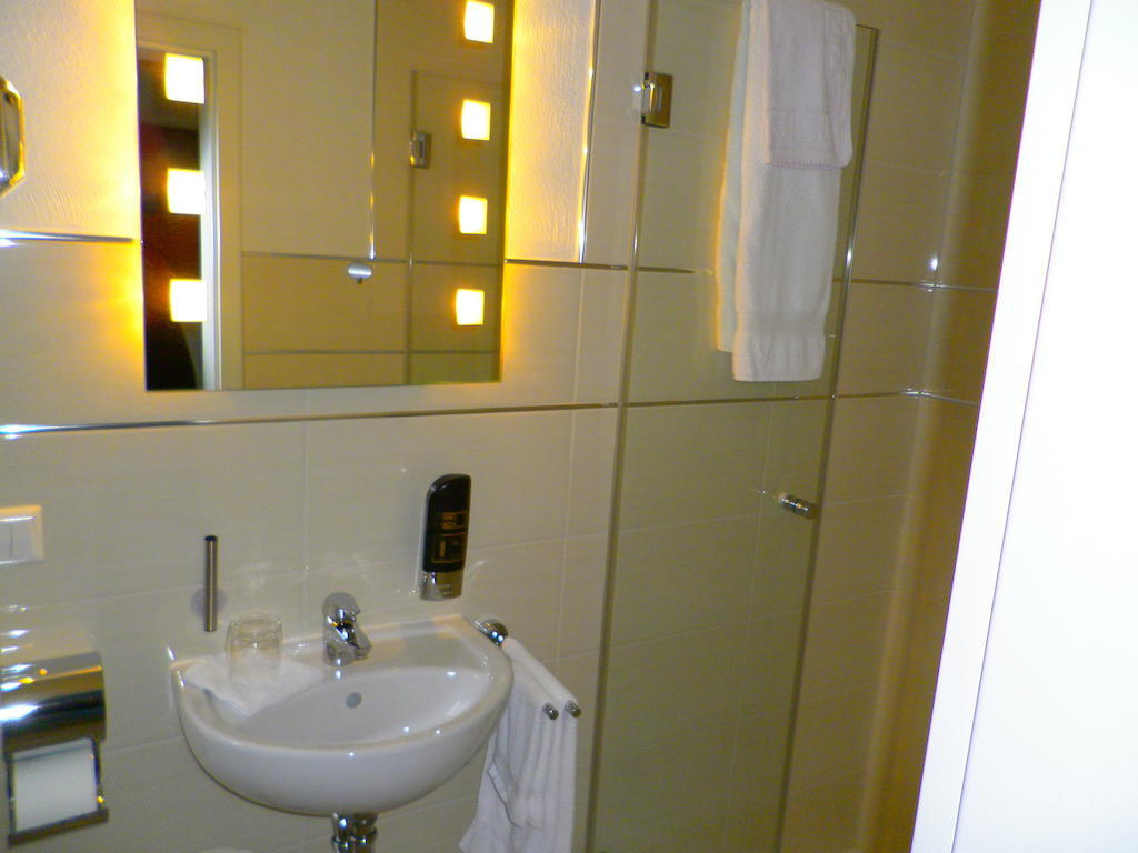 Astra Hotel Kaiserslautern Quarto foto